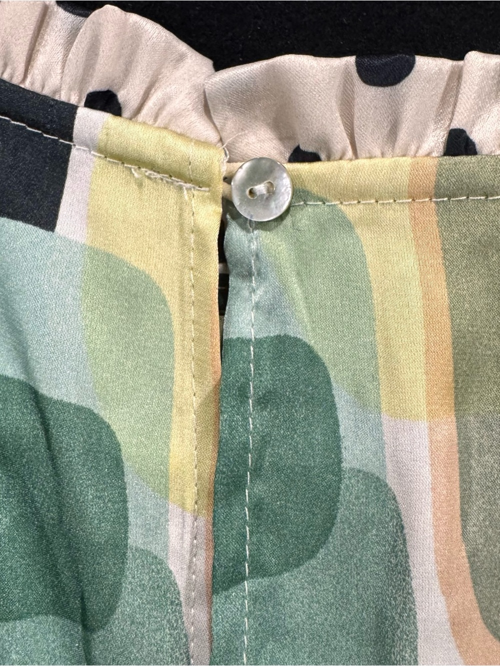 Geometric Ruffle-Sleeve Blouse - Green Multi - Picture 7 of 11